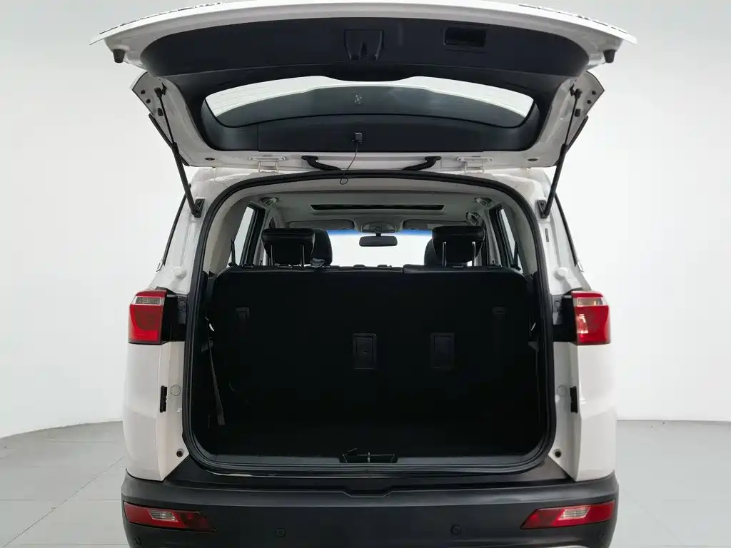 Wuling Hongguang S3 — миниатюра 16