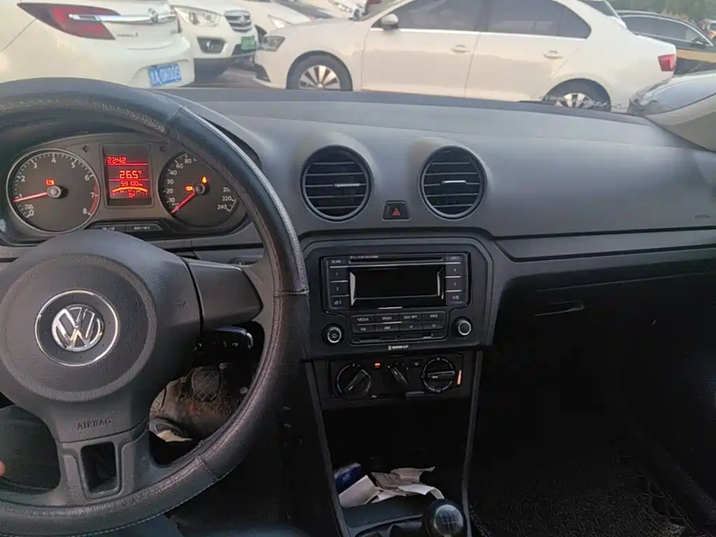 Volkswagen Jetta — миниатюра 12