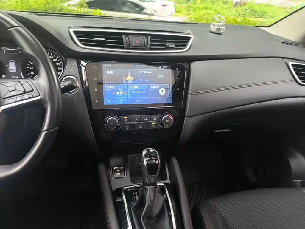 Nissan Qashqai — миниатюра 13