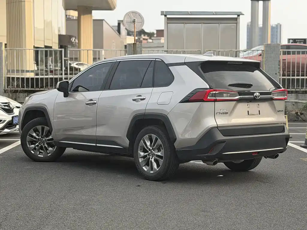 Toyota Wildlander — миниатюра 4