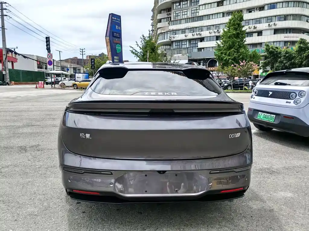 Zeekr 007GT — миниатюра 8