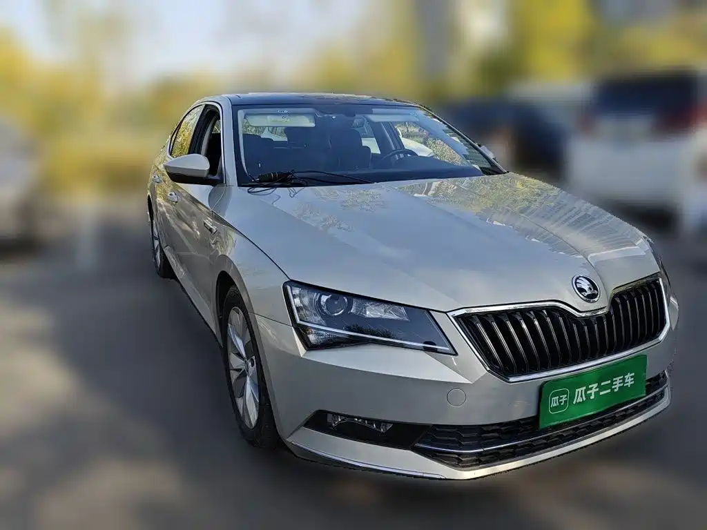 Skoda Superb — миниатюра 3
