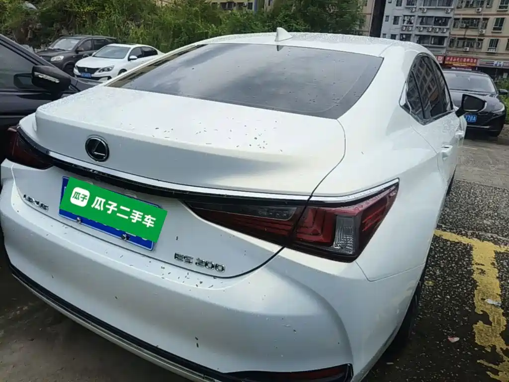Lexus ES — миниатюра 7