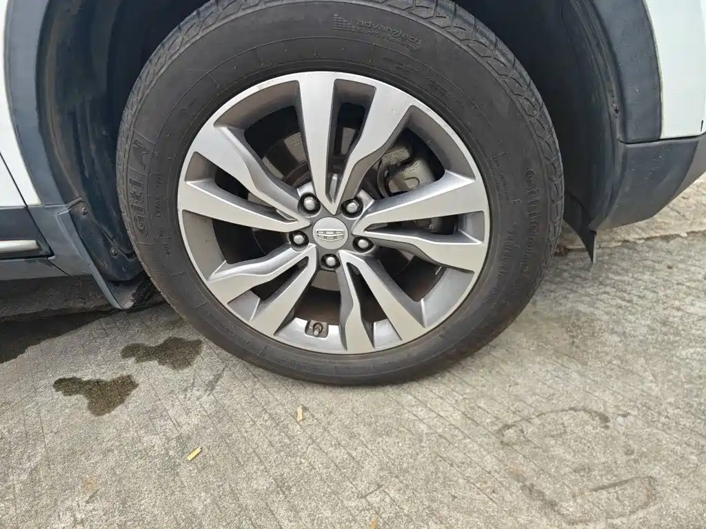 Geely Boyue — миниатюра 8
