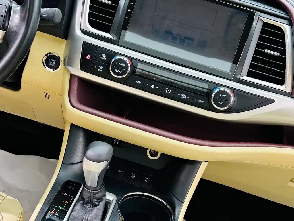 Toyota Highlander — миниатюра 19