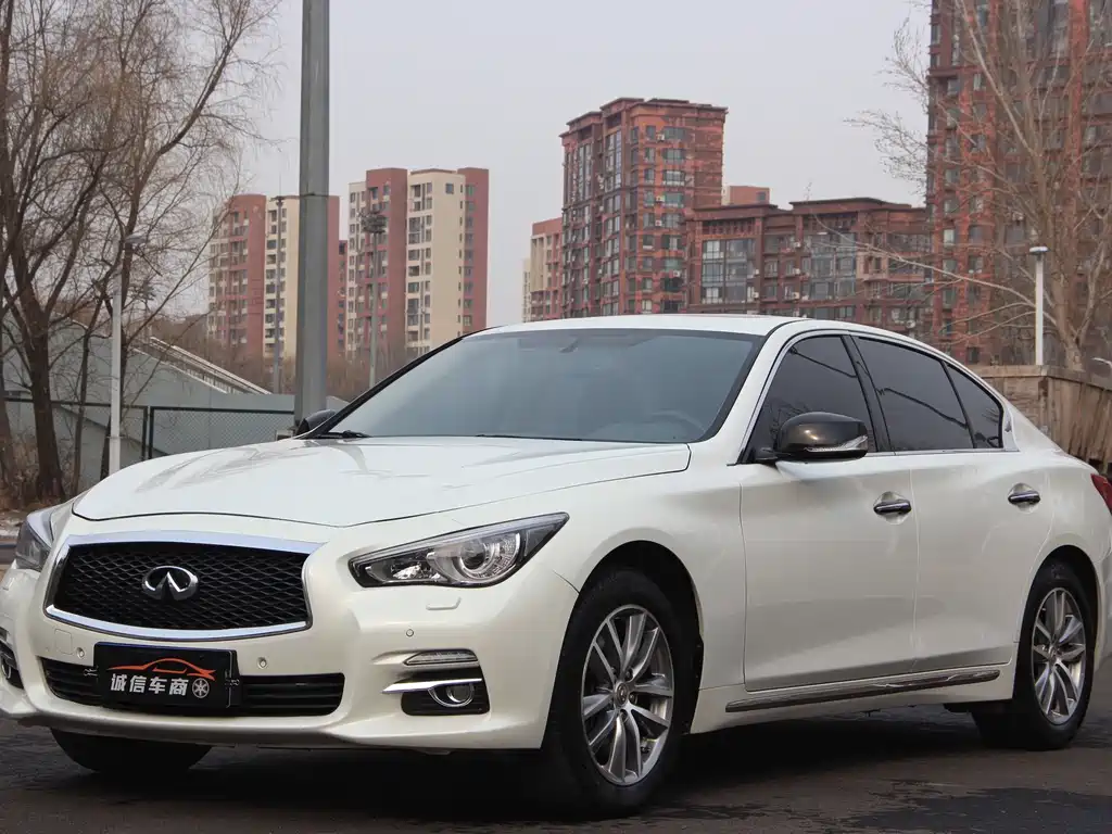 Infiniti Q50L 2015