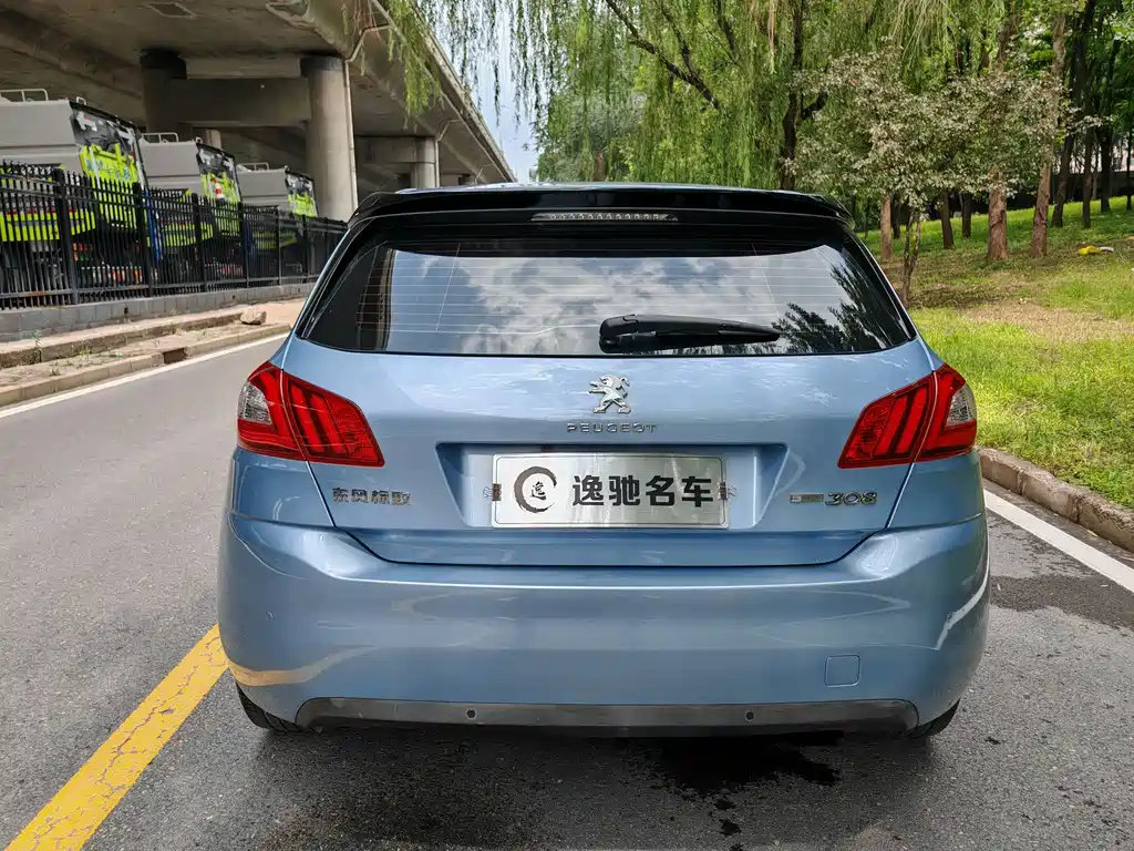 PEUGEOT 308S