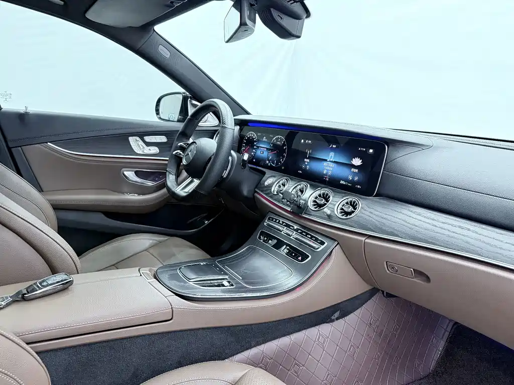 Mercedes-Benz E-Class — миниатюра 9