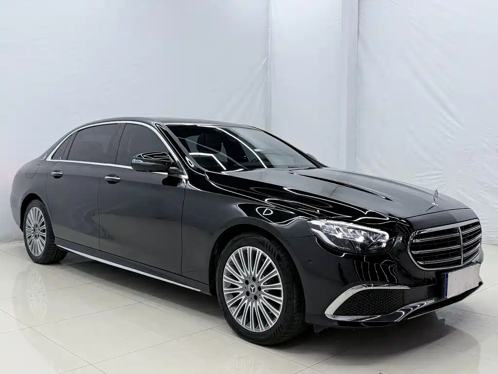 Mercedes-Benz E-Class — миниатюра 3