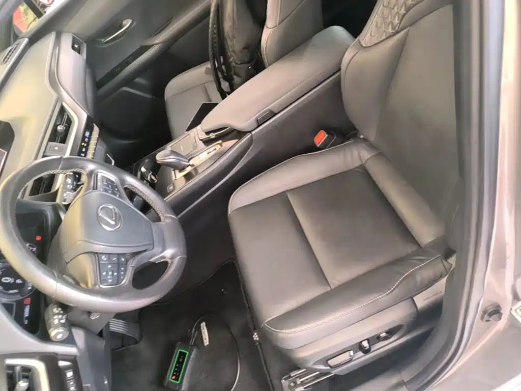 Lexus UX New Energy — миниатюра 15