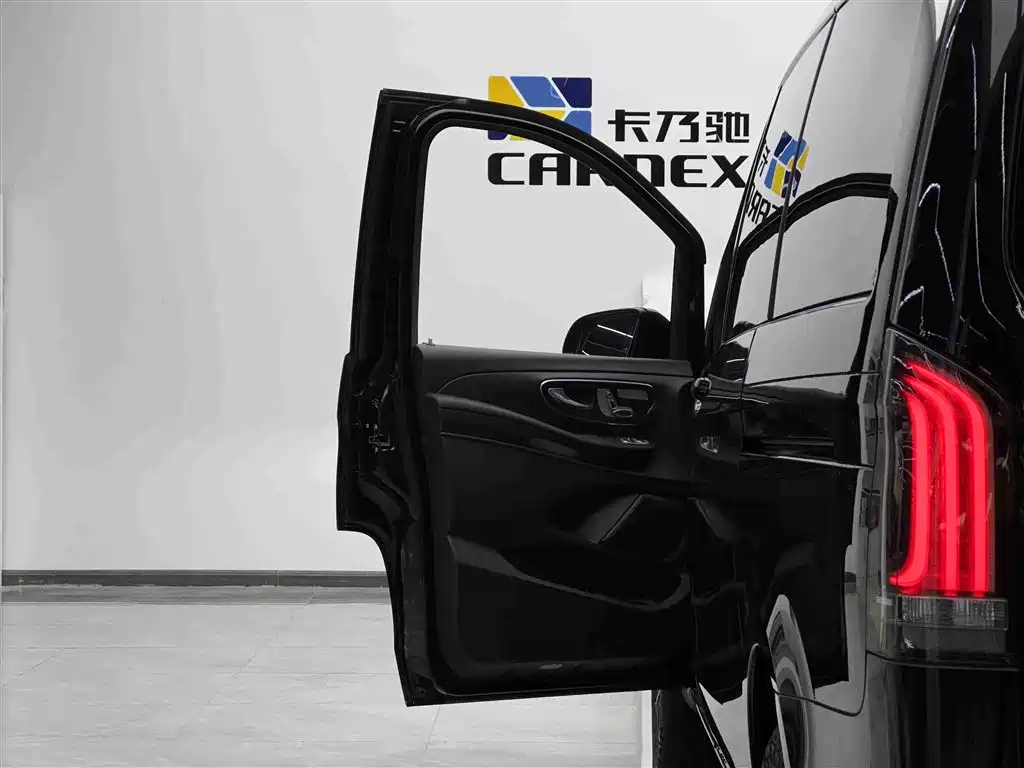 MERCEDES-BENZ V CLASS