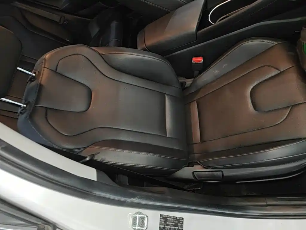 Hyundai Elantra — миниатюра 25