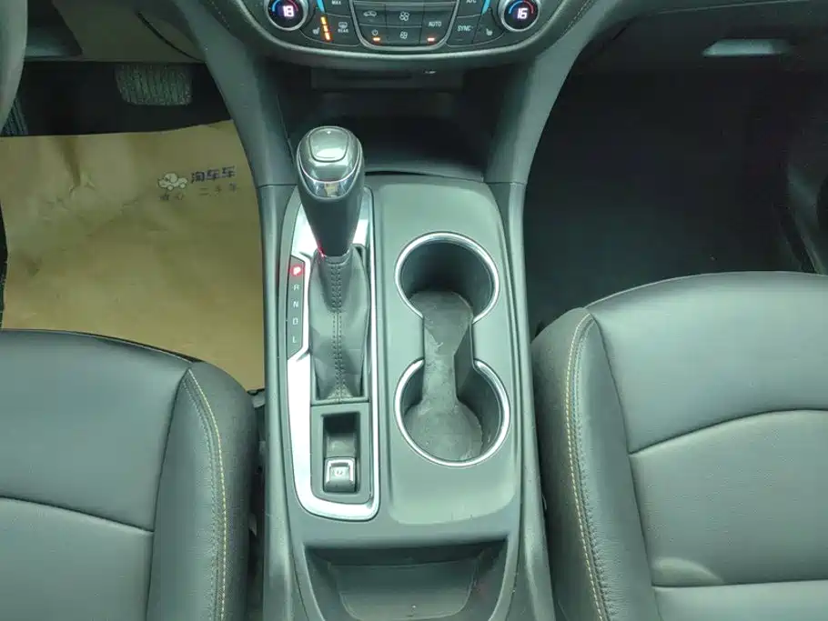 Chevrolet Equinox — миниатюра 16