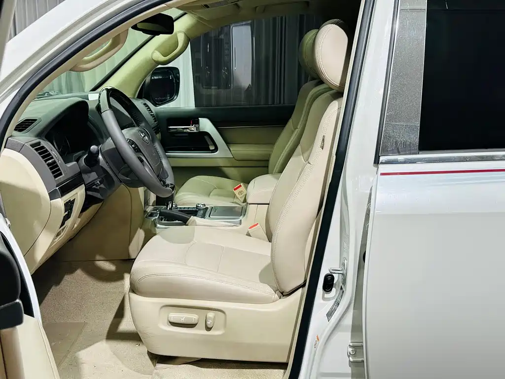 Toyota Land Cruiser — миниатюра 7