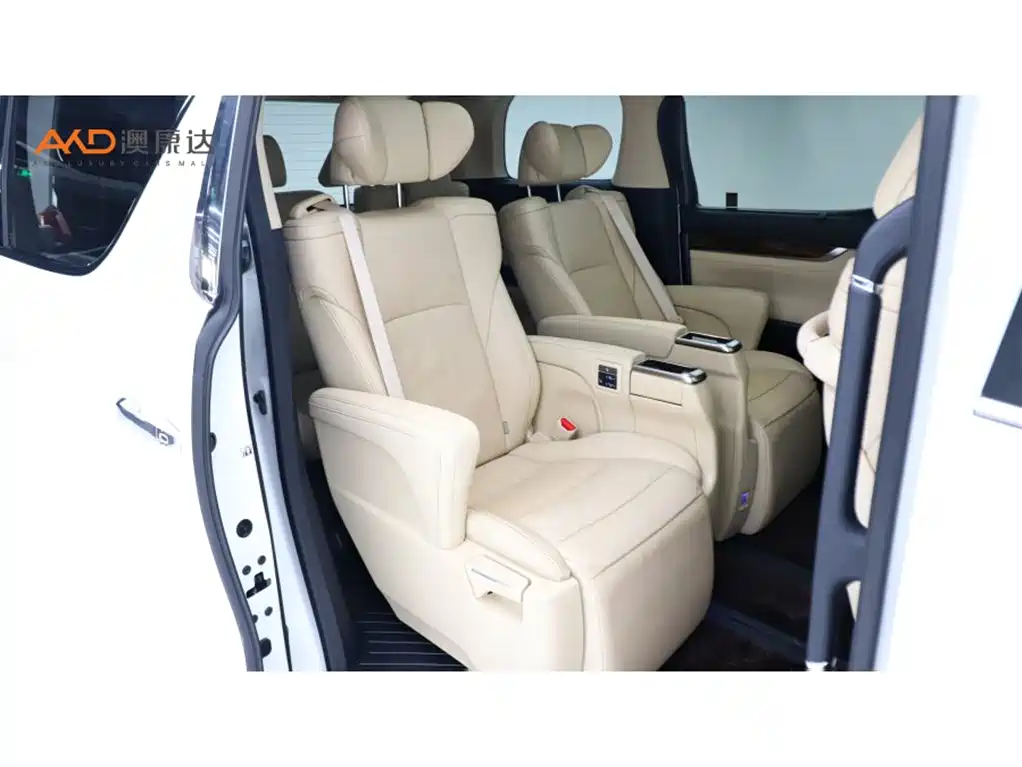 Toyota Alphard — миниатюра 8
