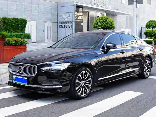 VOLVO S90 PLUG IN HYBRID 2024