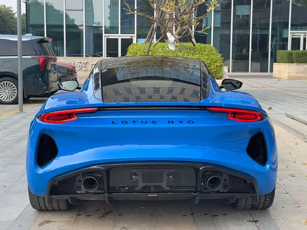 Lotus Emira — миниатюра 4