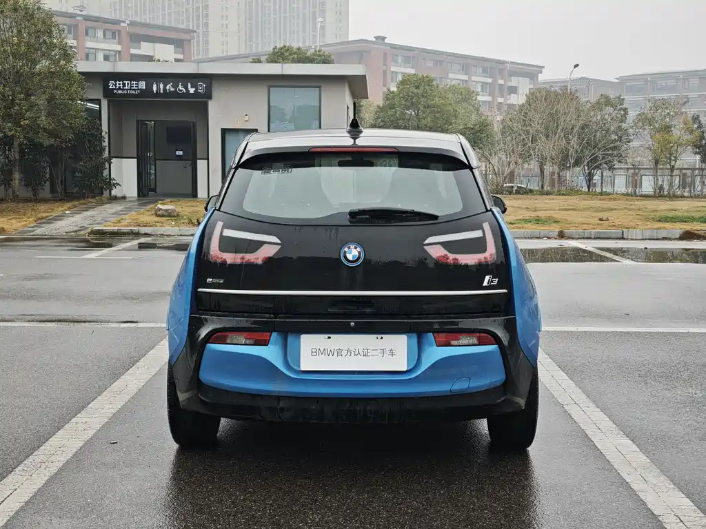 BMW I3
