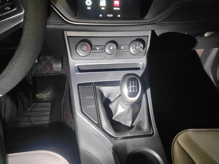 Geely Emgrand — миниатюра 16