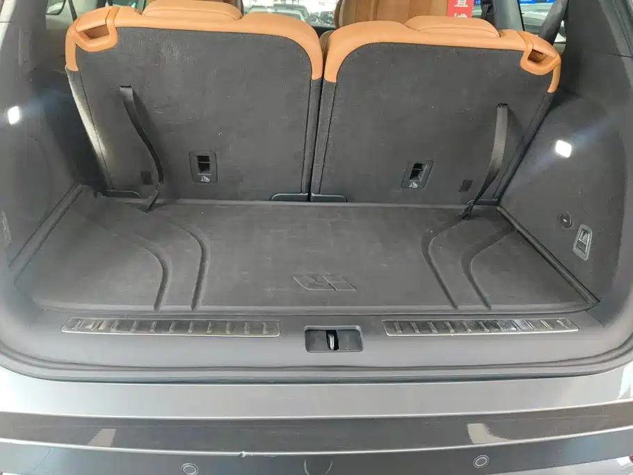 Li Auto ONE 2021 6 мест
