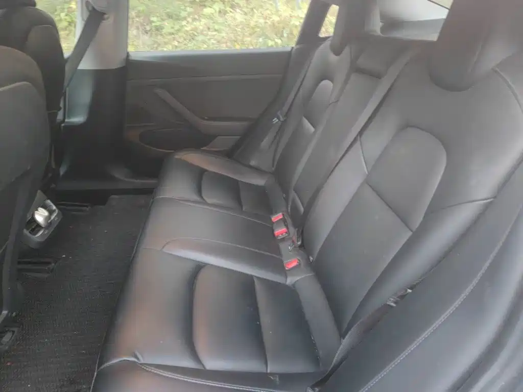 Tesla Model 3 — миниатюра 18