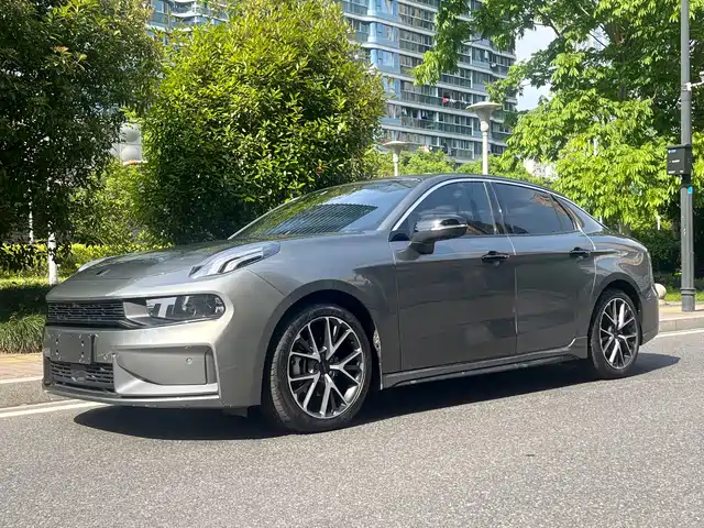 2021 Lynk & Co 03