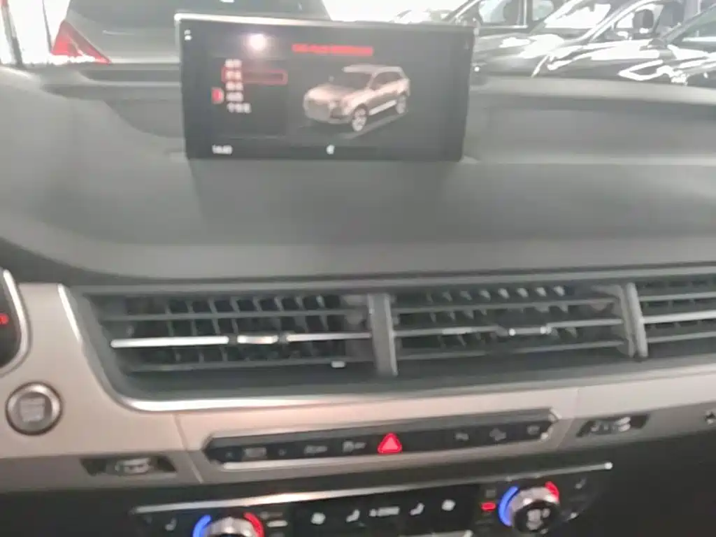 Audi Q7 — миниатюра 13