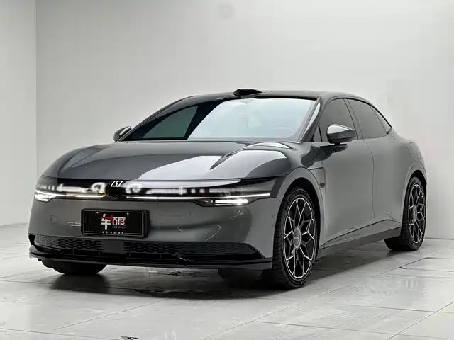 2024 Zeekr 007