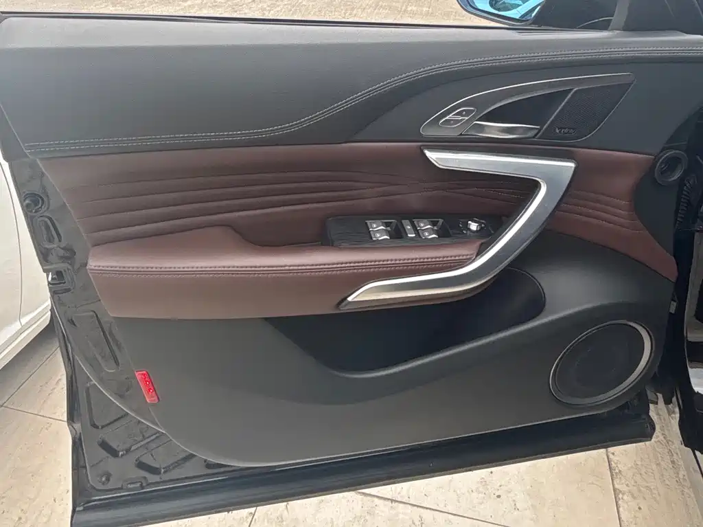 WEI PAI WEI BRAND VV7