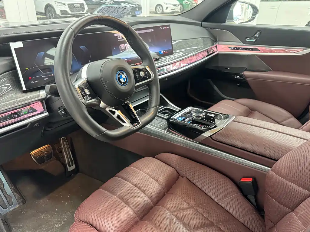 BMW i7 — миниатюра 5