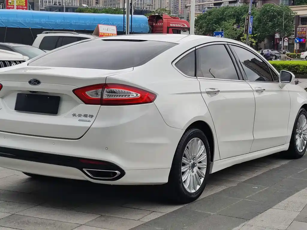 Ford Mondeo — миниатюра 5