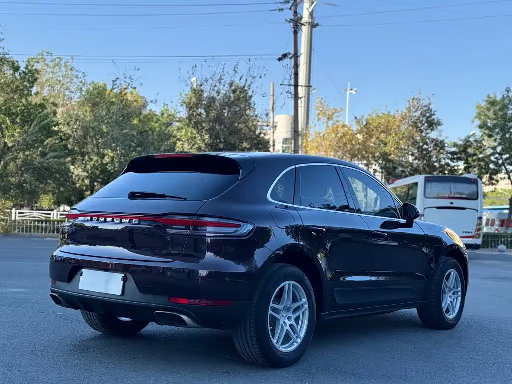 Porsche Macan — миниатюра 13