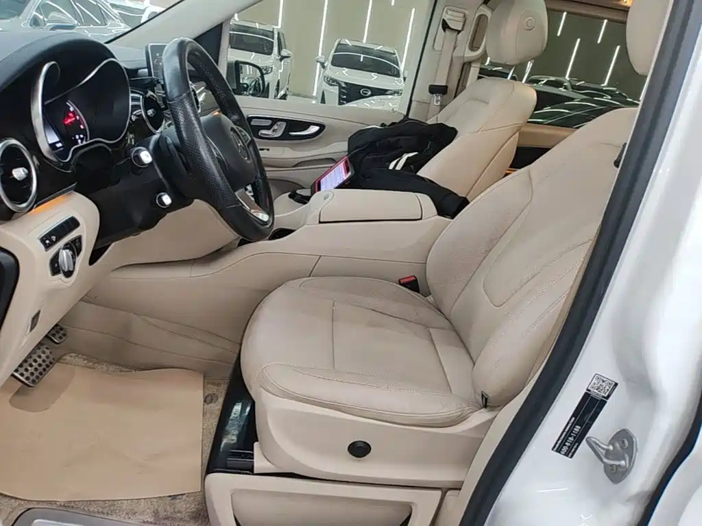 Mercedes-Benz V-Class — миниатюра 15