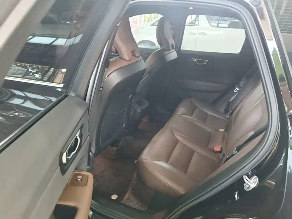 Volvo XC60 — миниатюра 17