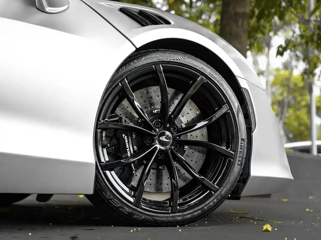 McLaren Artura 2023 3.0T Hybrid
