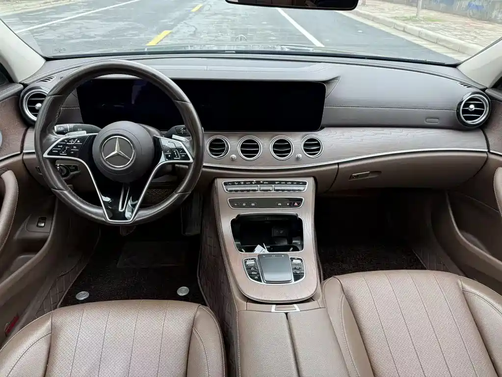 MERCEDES-BENZ E CLASS