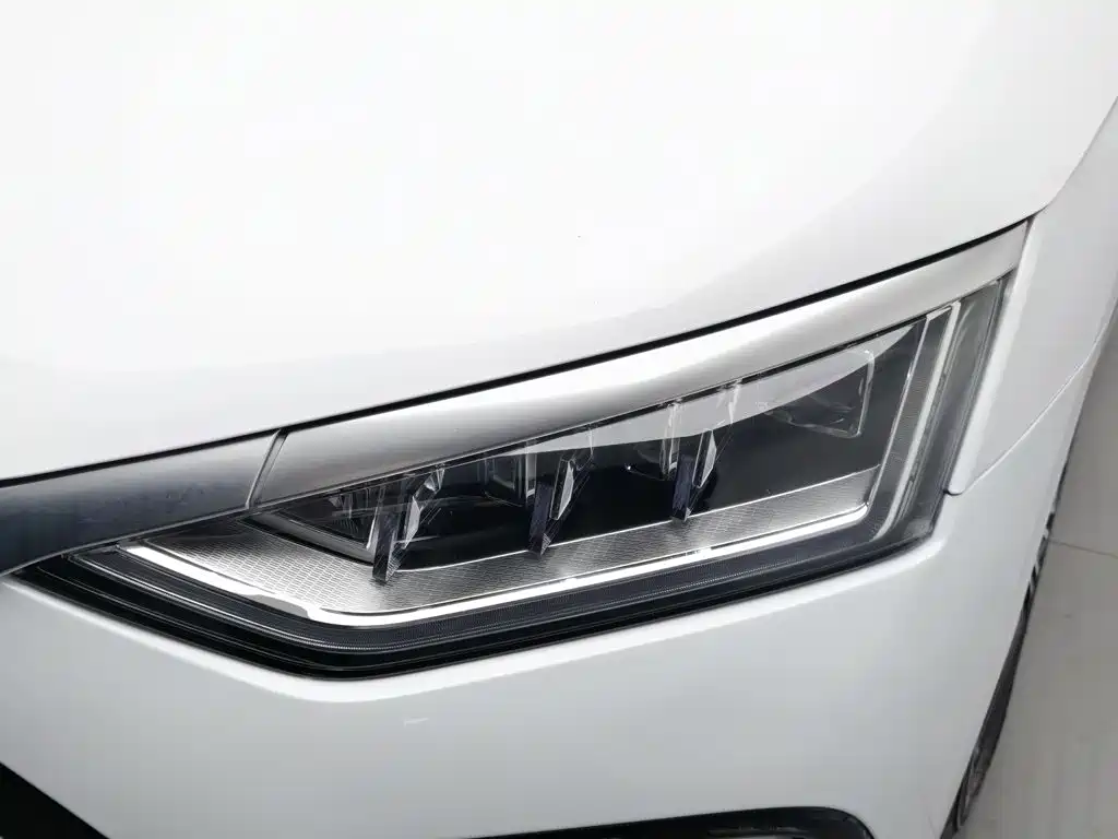 BYD Han — миниатюра 7