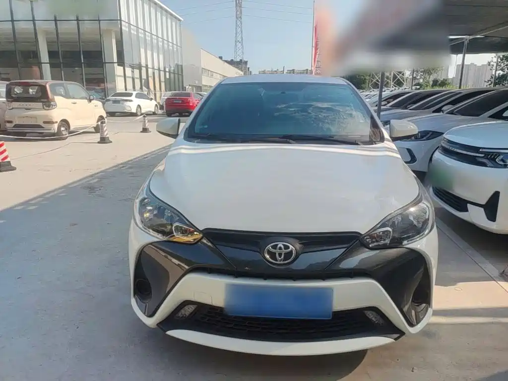 Toyota Yaris L — миниатюра 3