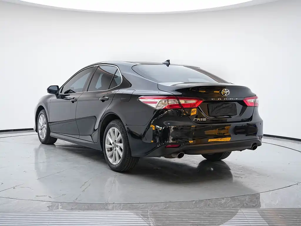 Toyota Camry — миниатюра 20
