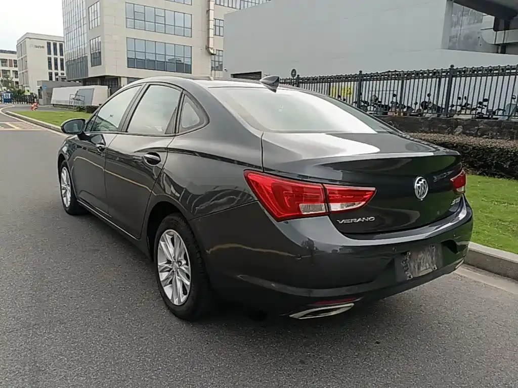 Buick Verano — миниатюра 5