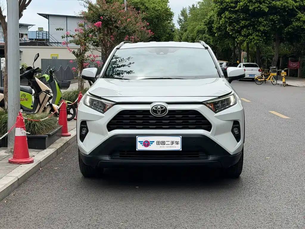 Toyota RAV4 — миниатюра 2