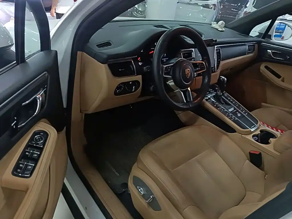 Porsche Macan — миниатюра 15