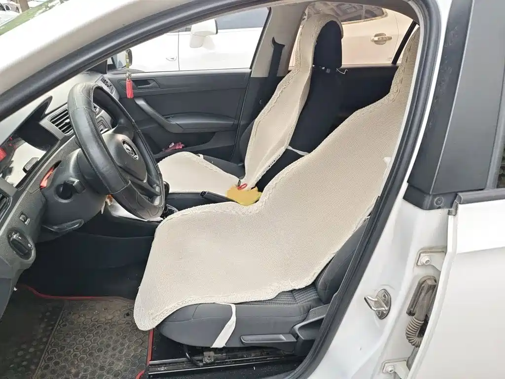 Volkswagen Santana — миниатюра 8