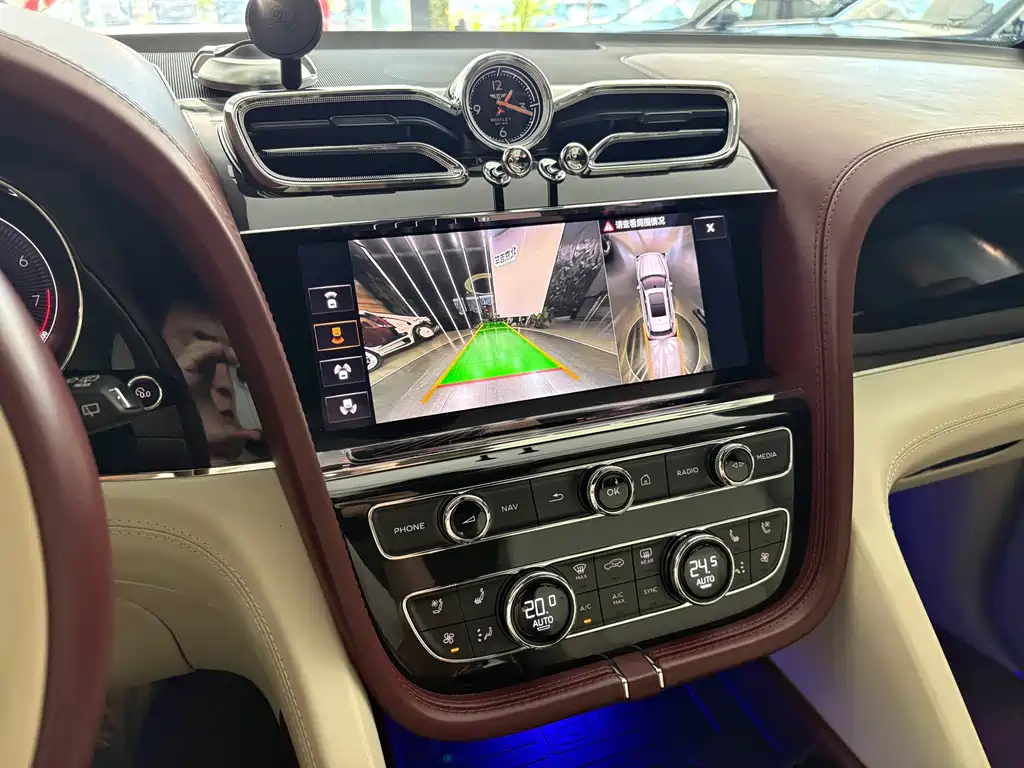 Bentley Bentayga — миниатюра 18