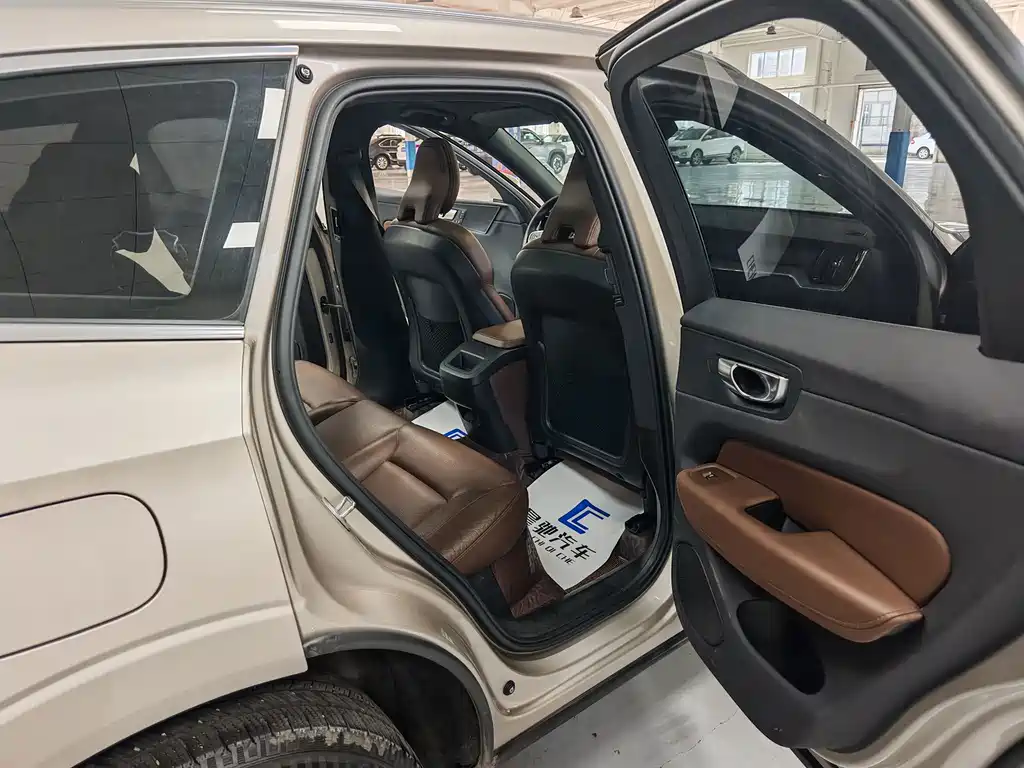 Volvo XC60 — миниатюра 12