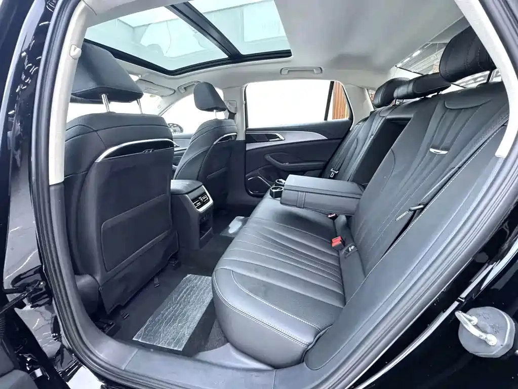 Hongqi Hongqi H5 — миниатюра 6
