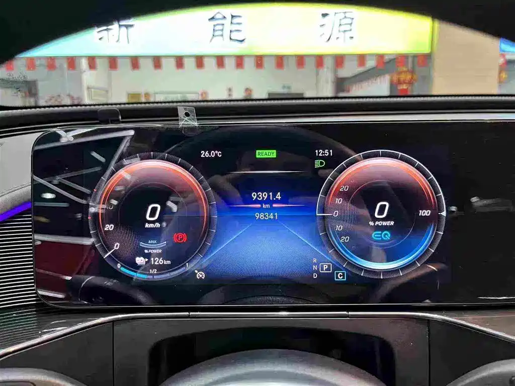 Mercedes-Benz EQC — миниатюра 7