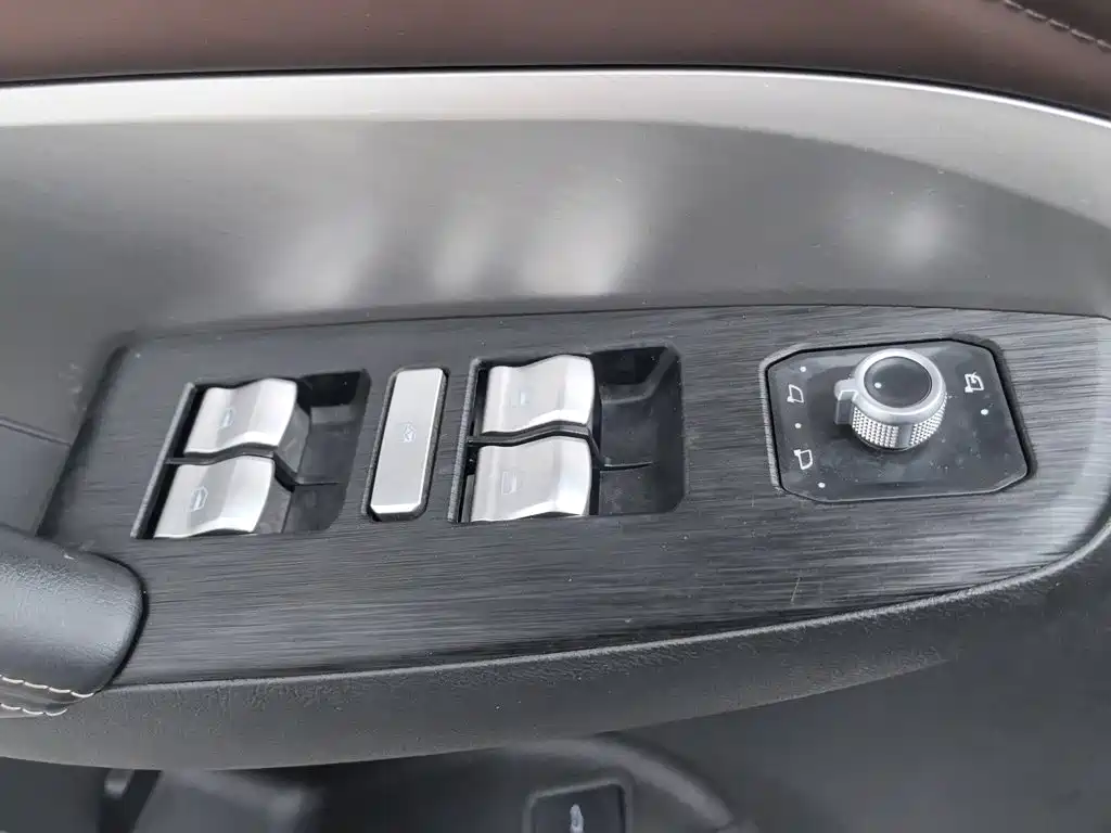 Wey Wey VV6 — миниатюра 9