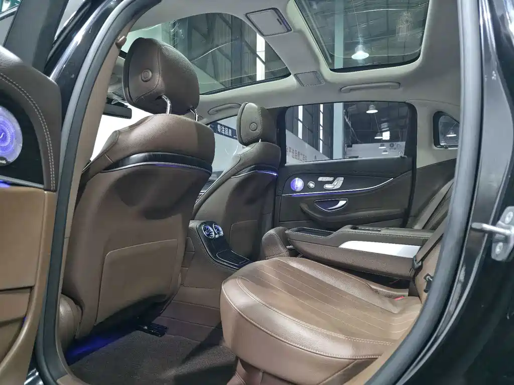 Mercedes-Benz E-Class — миниатюра 6