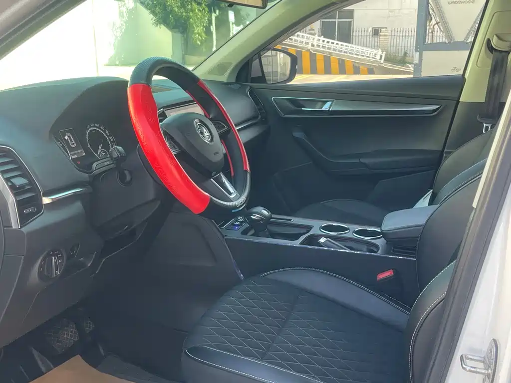 Skoda Karoq — миниатюра 4